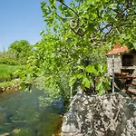 House Next To The River Miro Casa rural Žrnovnica