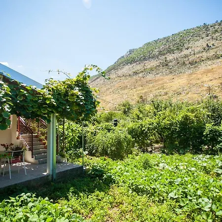 Seoska kuća House Next To The River Miro