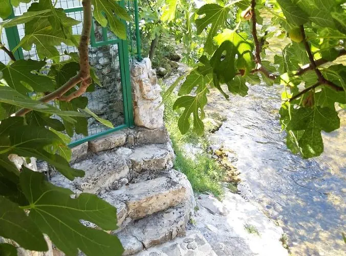 House Next To The River Miro Seoska kuća Zrnovnica