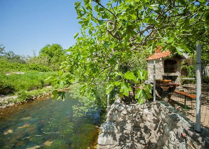 House Next To The River Miro Seoska kuća Zrnovnica