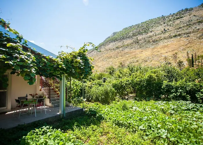 Seoska kuća House Next To The River Miro